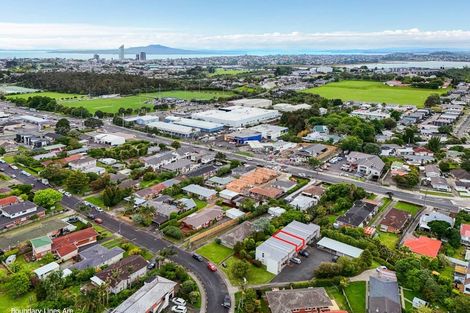 Photo of property in 3/28 Evelyn Place, Hillcrest, Auckland, 0627