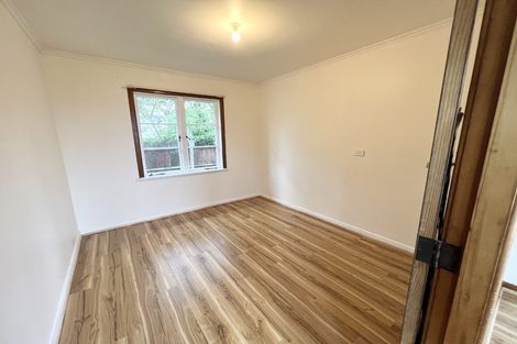 Photo of property in 13 Netherlands Avenue, Kelston, Auckland, 0602