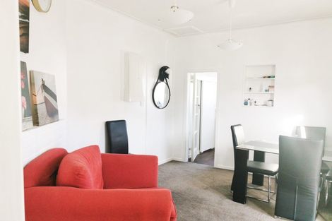 Photo of property in 39a Forrest Hill Road, Milford, Auckland, 0620