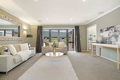 Photo of property in 15 Malbec Place, Rototuna, Hamilton, 3210