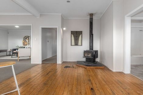 Photo of property in 1 Quinn Road, Levin, 5510