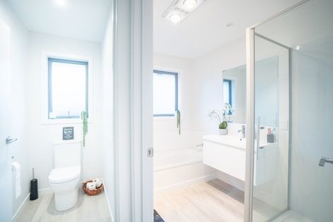 Photo of property in 22 Monaco Grove, Fitzherbert, Palmerston North, 4410