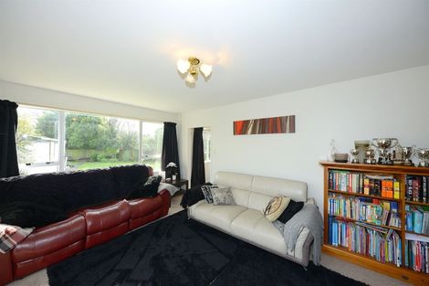Photo of property in 3 Clivedon Place, Redwood, Christchurch, 8051