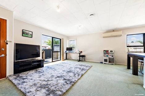 Photo of property in 41 De Quincey Terrace, Highland Park, Auckland, 2010