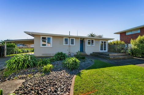 Photo of property in 8 Reid Avenue, Hawera, 4610