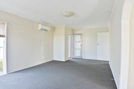 Photo of property in 37 Cheval Drive, Totara Vale, Auckland, 0629