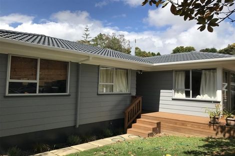 Photo of property in 16 Jenanne Place, Totara Vale, Auckland, 0629