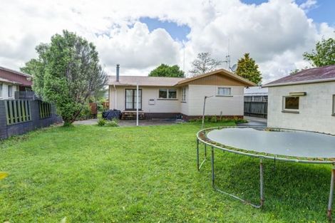 Photo of property in 11 Marion Place, Deanwell, Hamilton, 3206