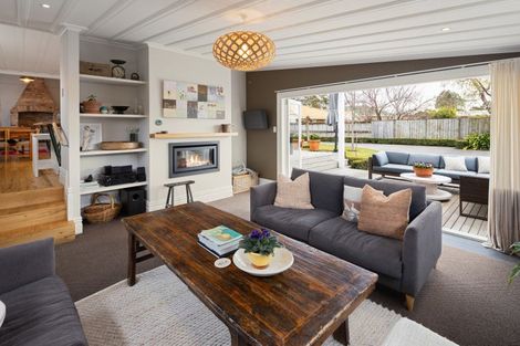 Photo of property in 152 Williams Street, Cambridge, 3434