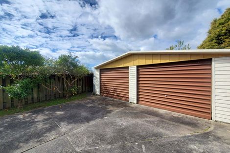 Photo of property in 64 Ray Small Drive, Pahurehure, Papakura, 2113