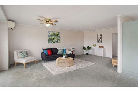 Photo of property in 2/56 Larnoch Road, Henderson, Auckland, 0610