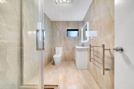 Photo of property in 1/14 Santa Monica Place, Goodwood Heights, Auckland, 2105