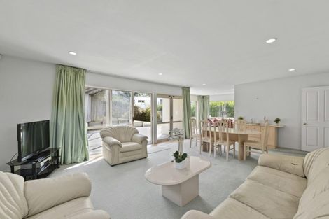 Photo of property in 2/17 Bevyn Street, Castor Bay, Auckland, 0620
