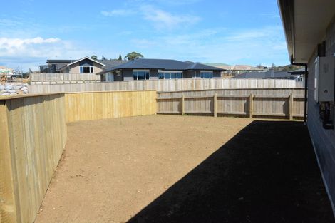 Photo of property in 6 Garrett Drive, Whalers Gate, New Plymouth, 4310