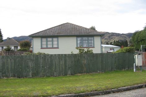 Photo of property in 12 Devon Street, Tapanui, 9522
