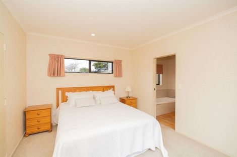 Photo of property in 2 Holden Avenue, Forest Lake, Hamilton, 3200