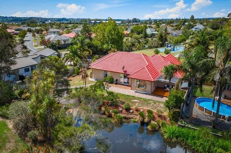 Photo of property in 16 Semillon Avenue, Henderson, Auckland, 0612
