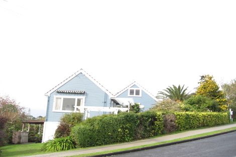 Photo of property in 37 Glenfern Road, Mellons Bay, Auckland, 2014