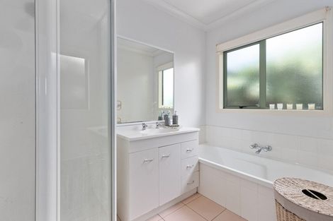 Photo of property in 34 Catalina Drive, Melville, Hamilton, 3206