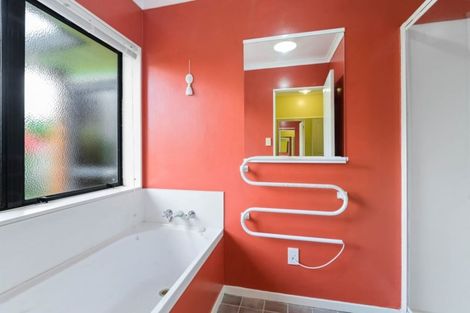 Photo of property in 33 Hoyte Place, Pukehangi, Rotorua, 3015