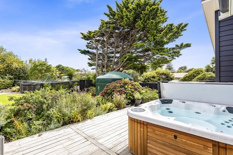 Photo of property in 51 Gawler Street, Te Horo Beach, Otaki, 5581