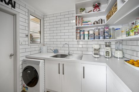 Photo of property in 185 Avenue Road, Greenmeadows, Napier, 4112