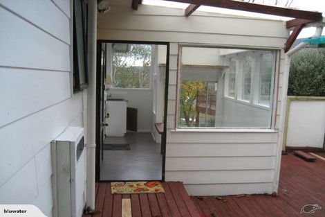 Photo of property in 4 Sasanqua Way, Crofton Downs, Wellington, 6035