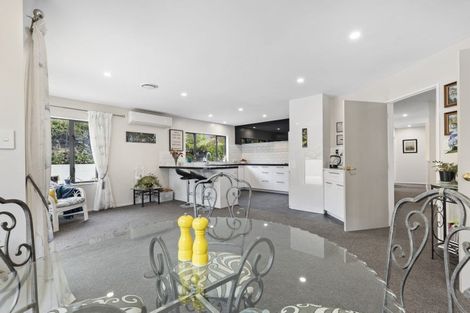 Photo of property in 11 Ruapehu Drive, Fitzherbert, Palmerston North, 4410