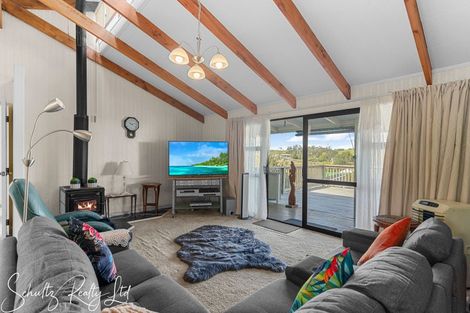 Photo of property in 16 Kaiwaka-mangawhai Road, Kaiwaka, 0975