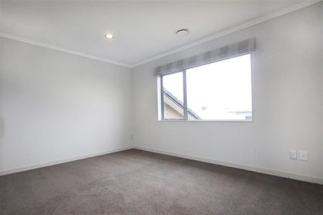Photo of property in 8 Henriette Place, The Gardens, Auckland, 2105