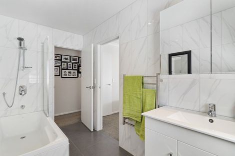 Photo of property in 124a Prince Regent Drive, Half Moon Bay, Auckland, 2012