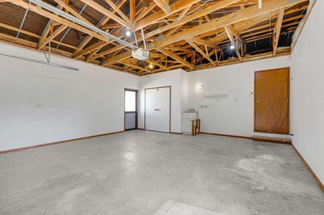 Photo of property in 6 Pararewa Drive, Whalers Gate, New Plymouth, 4310