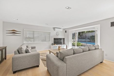 Photo of property in 13 Te Hoe Grove, Pinehill, Auckland, 0632