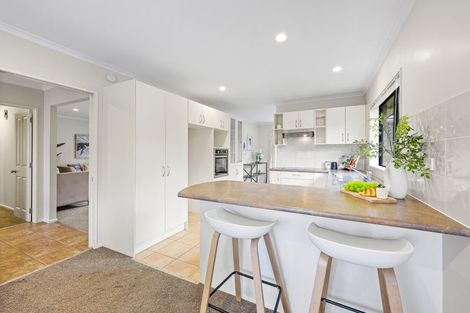 Photo of property in 25 Dairyland Drive, East Tamaki Heights, Auckland, 2016