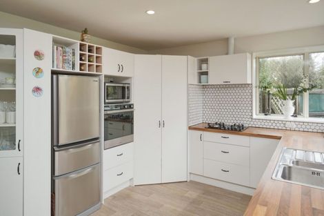 Photo of property in 1 Manahi Place, Woodend, 7610