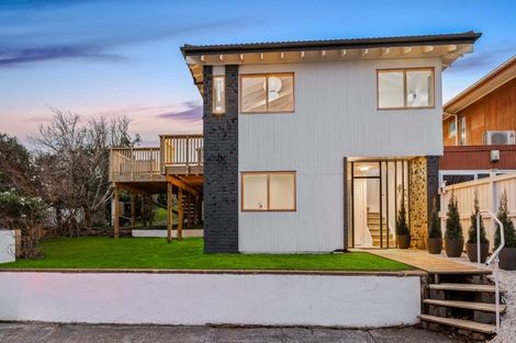 Photo of property in 3/5 Pullum Street, Birkenhead, Auckland, 0626