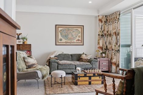 Photo of property in 101 Panorama Heights, Orewa, 0931