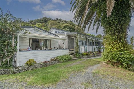 Photo of property in 1990 Long Bay Road, Coromandel, 3581