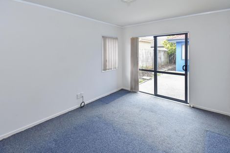 Photo of property in 34 Frank Bunce Grove, Flat Bush, Auckland, 2019