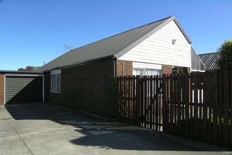 Photo of property in 2/13 Suva Street, Upper Riccarton, Christchurch, 8041