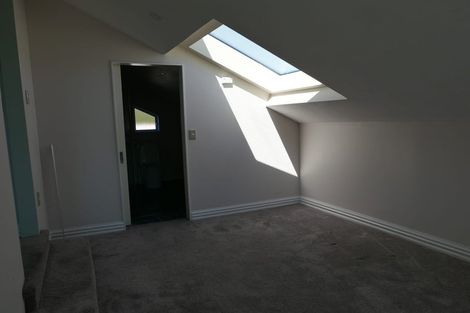 Photo of property in 10 Karu Crescent, Waikanae, 5036