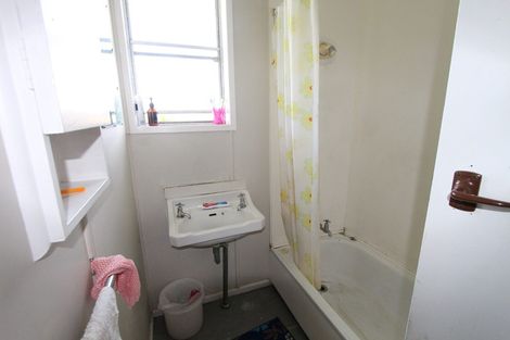 Photo of property in 21 Wakelin Road, Mangere East, Auckland, 2024