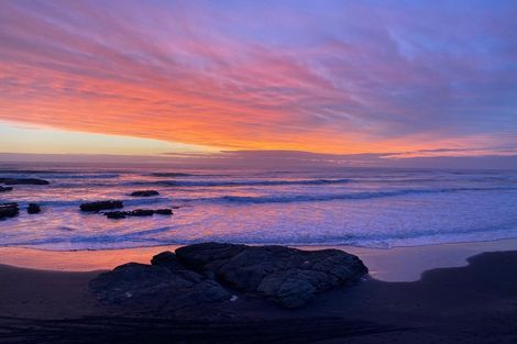 Photo of property in 23 Ocean View Road, Port Waikato, Tuakau, 2695