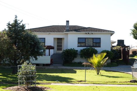 Photo of property in 2/3 George Street, Papakura, 2110