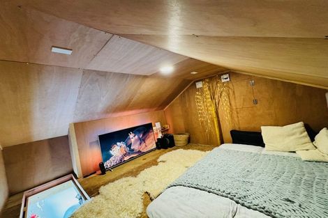 Photo of property in 21 Ngapuke Lane, Parua Bay, Onerahi, 0192