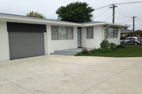 Photo of property in 1/57 Mcfaddens Road, St Albans, Christchurch, 8052