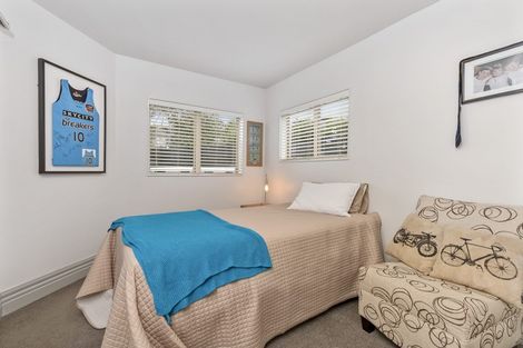 Photo of property in 10 Andrea Place, Sunnyhills, Auckland, 2010