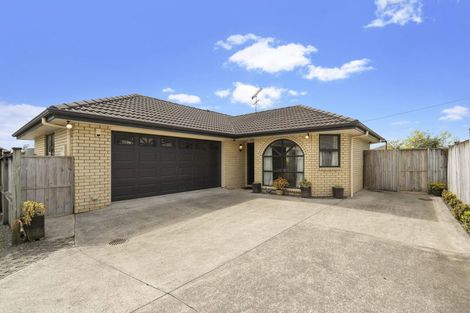 Photo of property in 31a Archibald Road, Kelston, Auckland, 0602