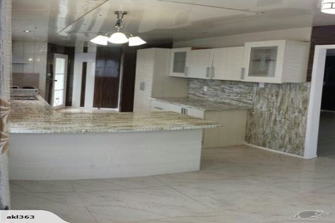 Photo of property in 363 Roscommon Road, Clendon Park, Auckland, 2103