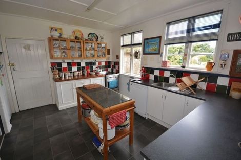 Photo of property in 1 Trig Hill Terrace, Waikanae Beach, Waikanae, 5036